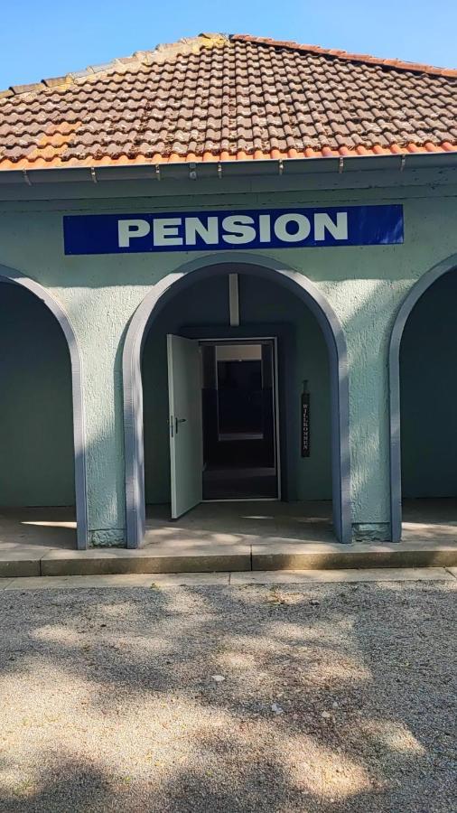 Pension Hopela Гота Екстер'єр фото